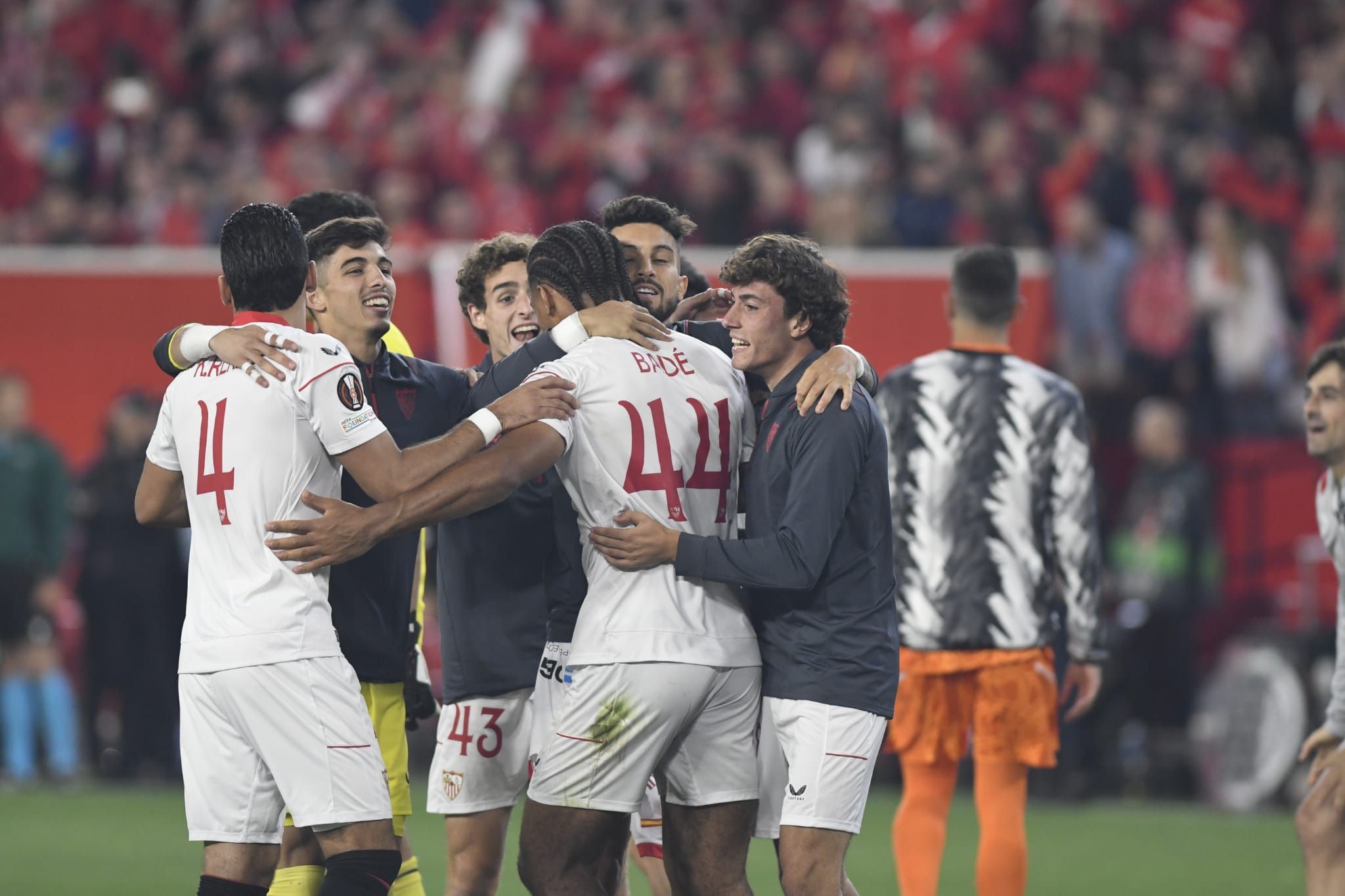 Imágenes de la fiesta del Sevilla tras vencer a la Juventus.