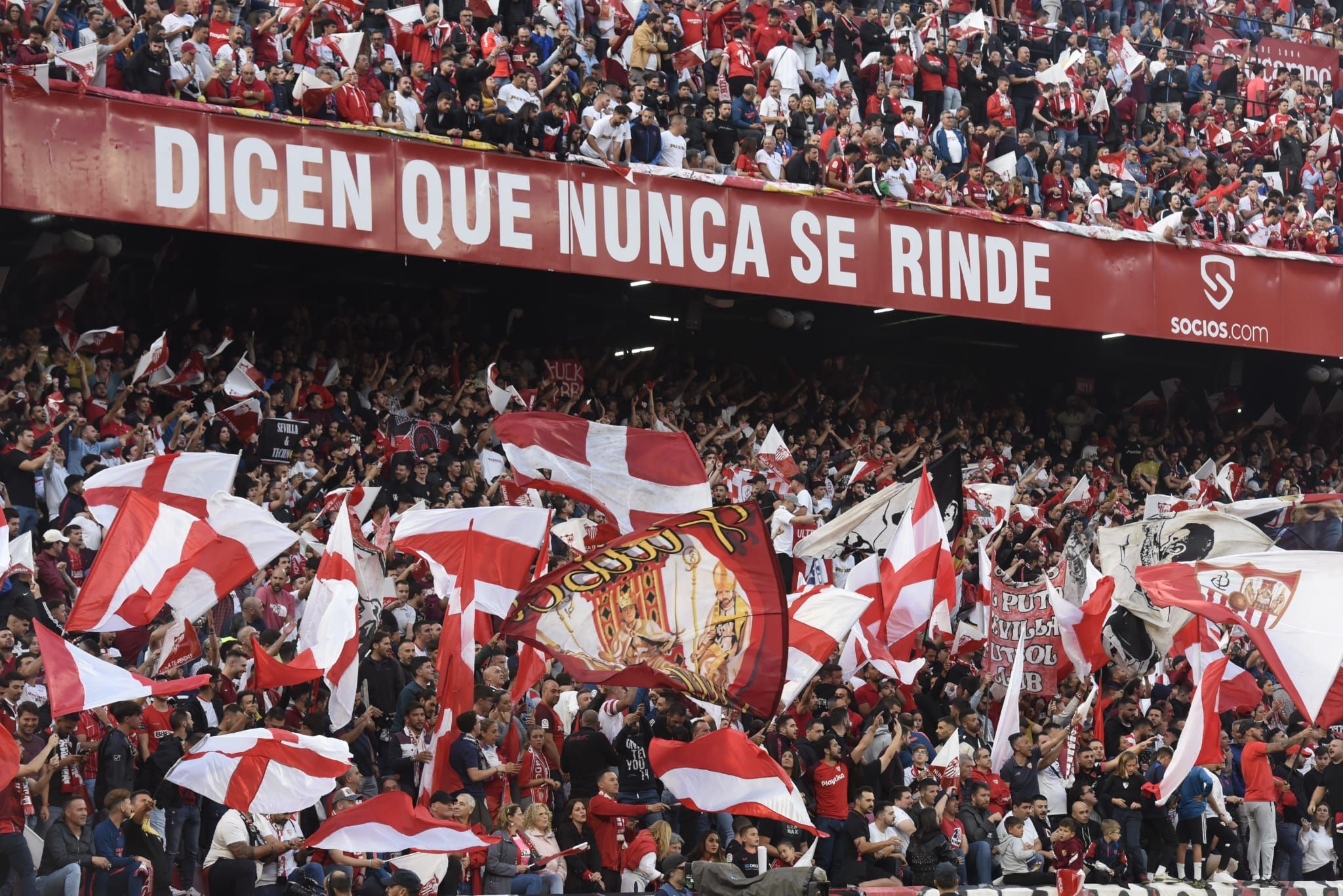 Imagen de la afición del Sevilla en el derbi ante el Betis.