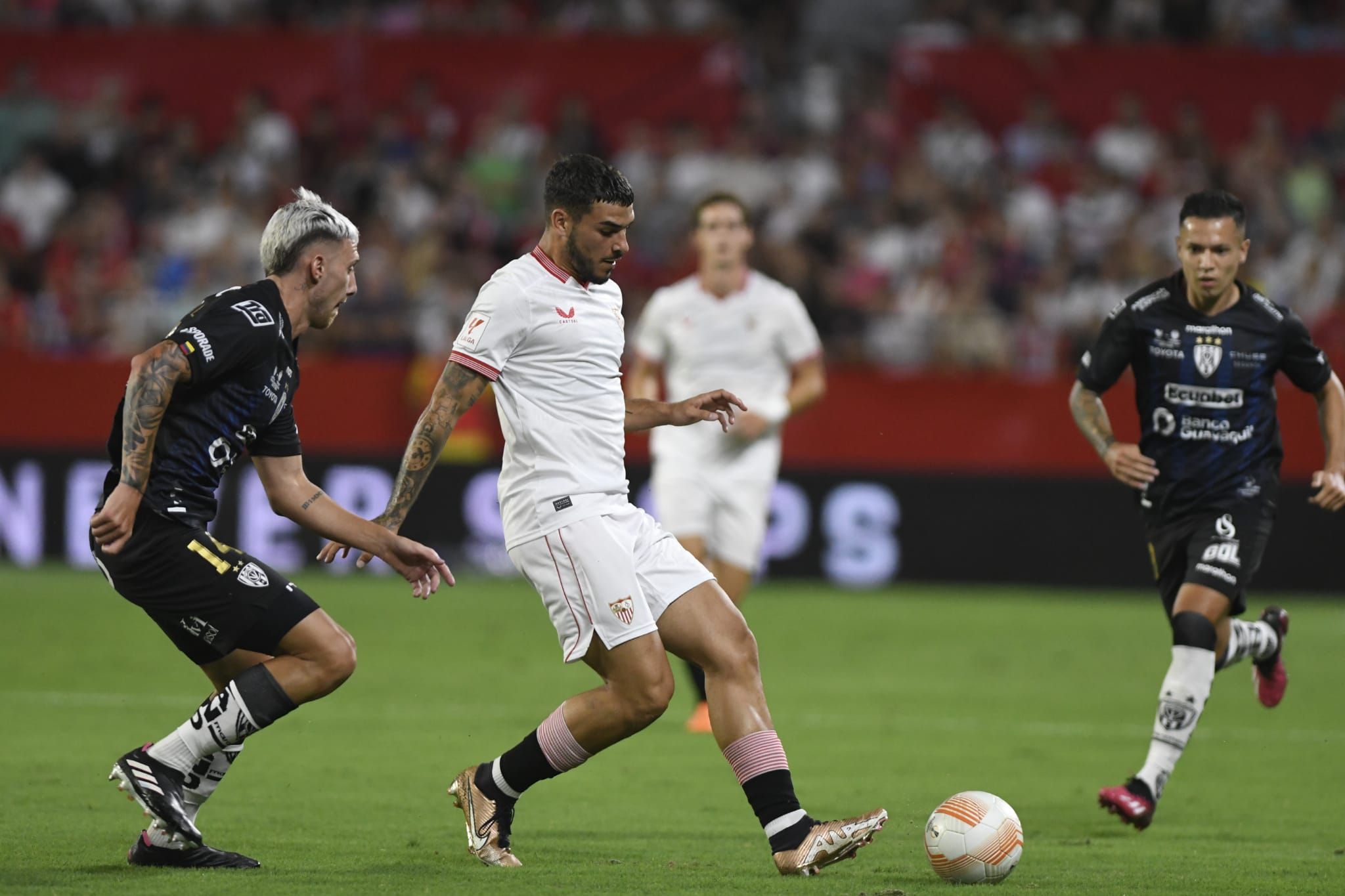  Isaac Romero, en un amistoso con el primer equipo.