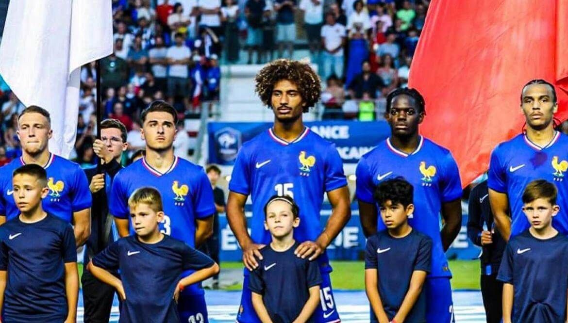 Loïc Badé, titular con Francia.