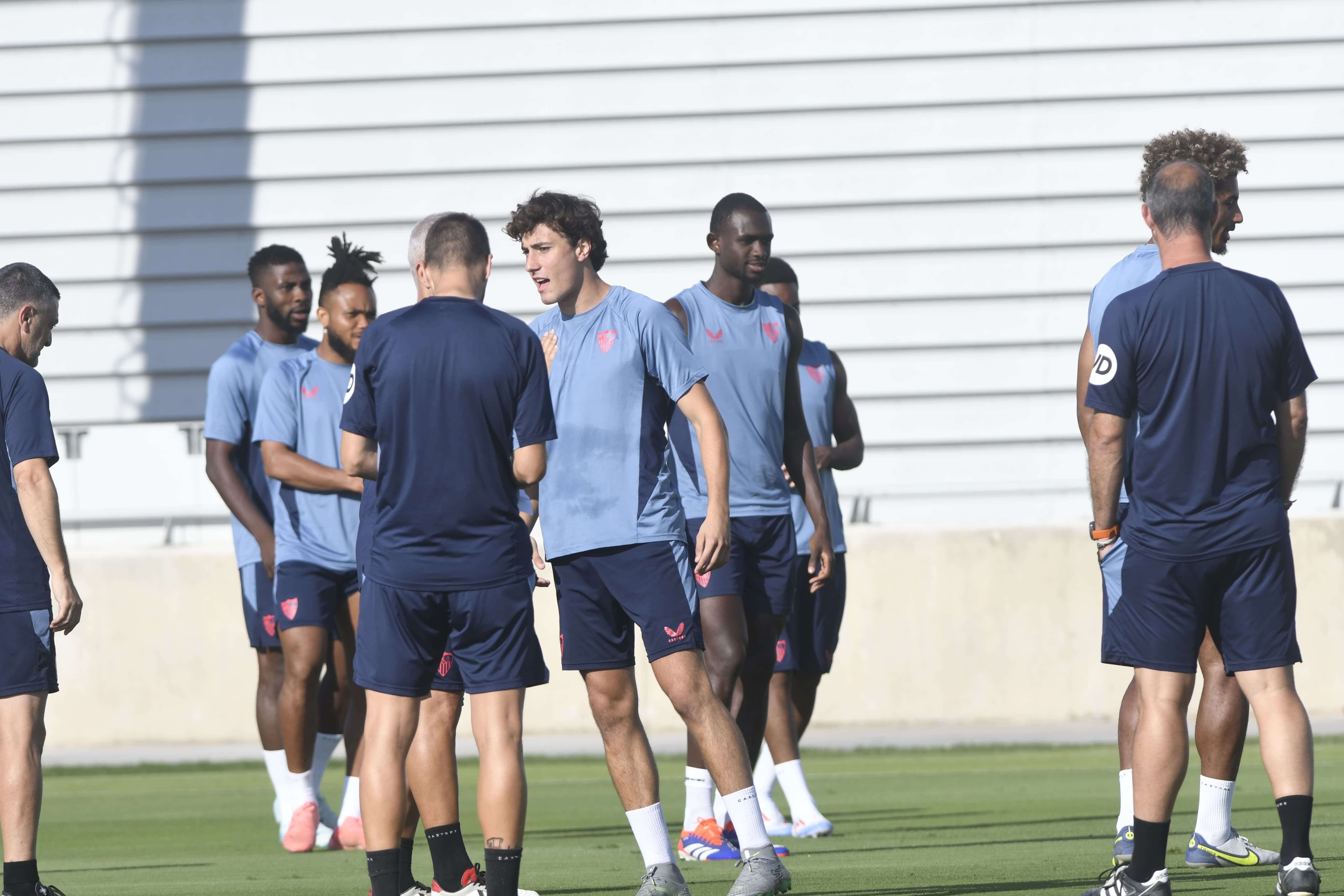  El canterano Diego Hormigo, novedad en el entrenamiento.