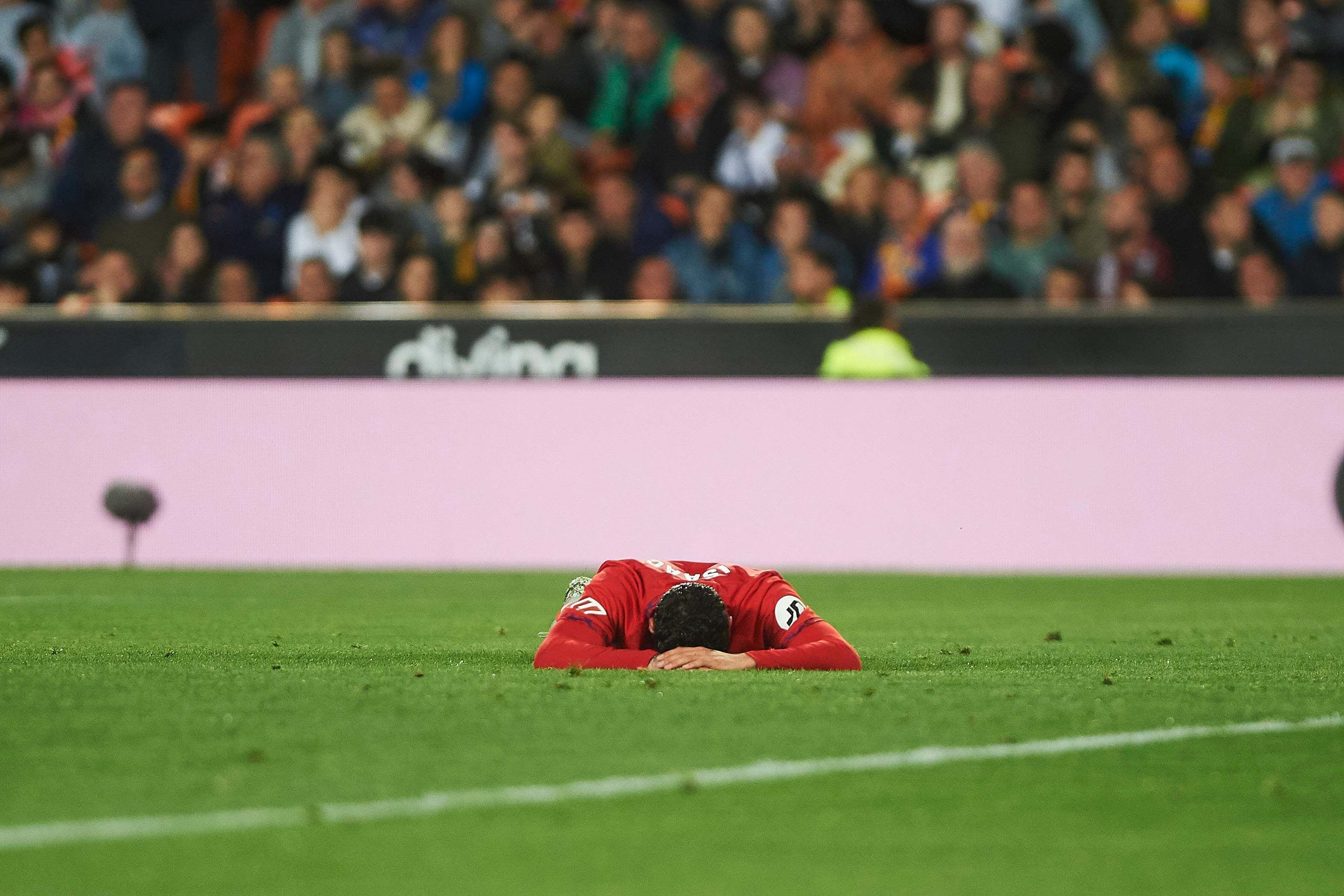  Isaac Romero, lamentando una ocasión ante el Valencia.