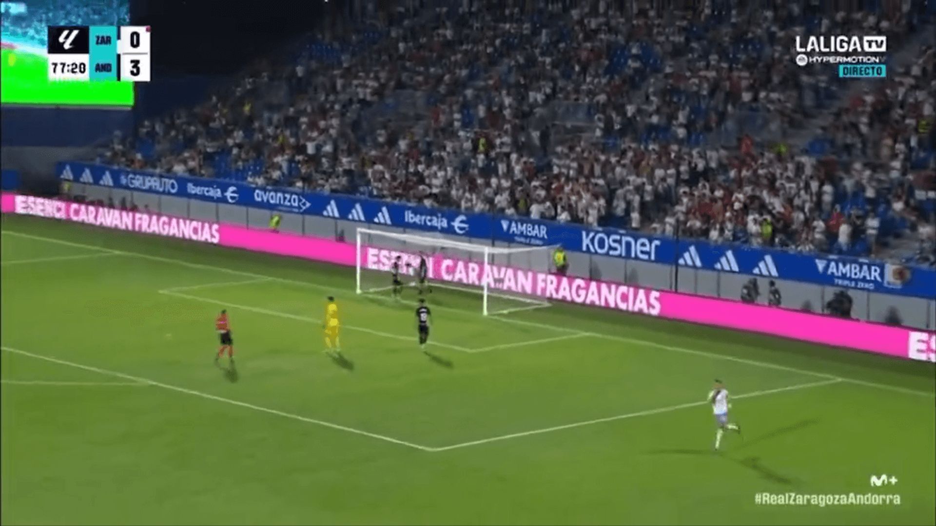  Bazdar manda a callar en su celebración del 1-3 en el Zaragoza-Andorra.