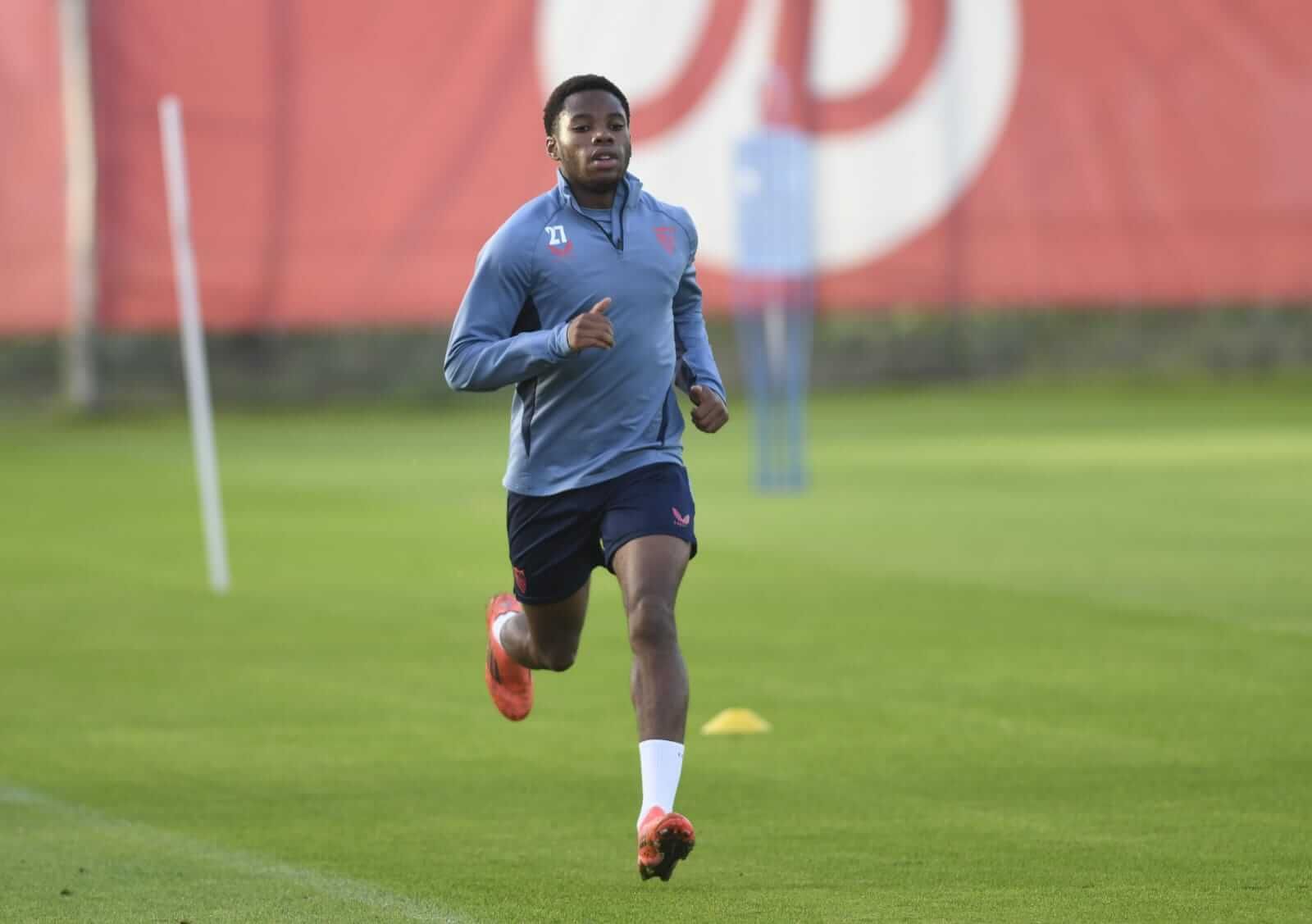  Idumbo Muzambo, en el entrenamiento de este viernes.