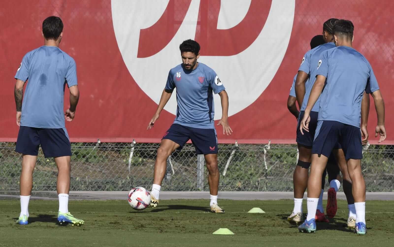 Jesús Navas, en el entrenamiento de este miércoles.