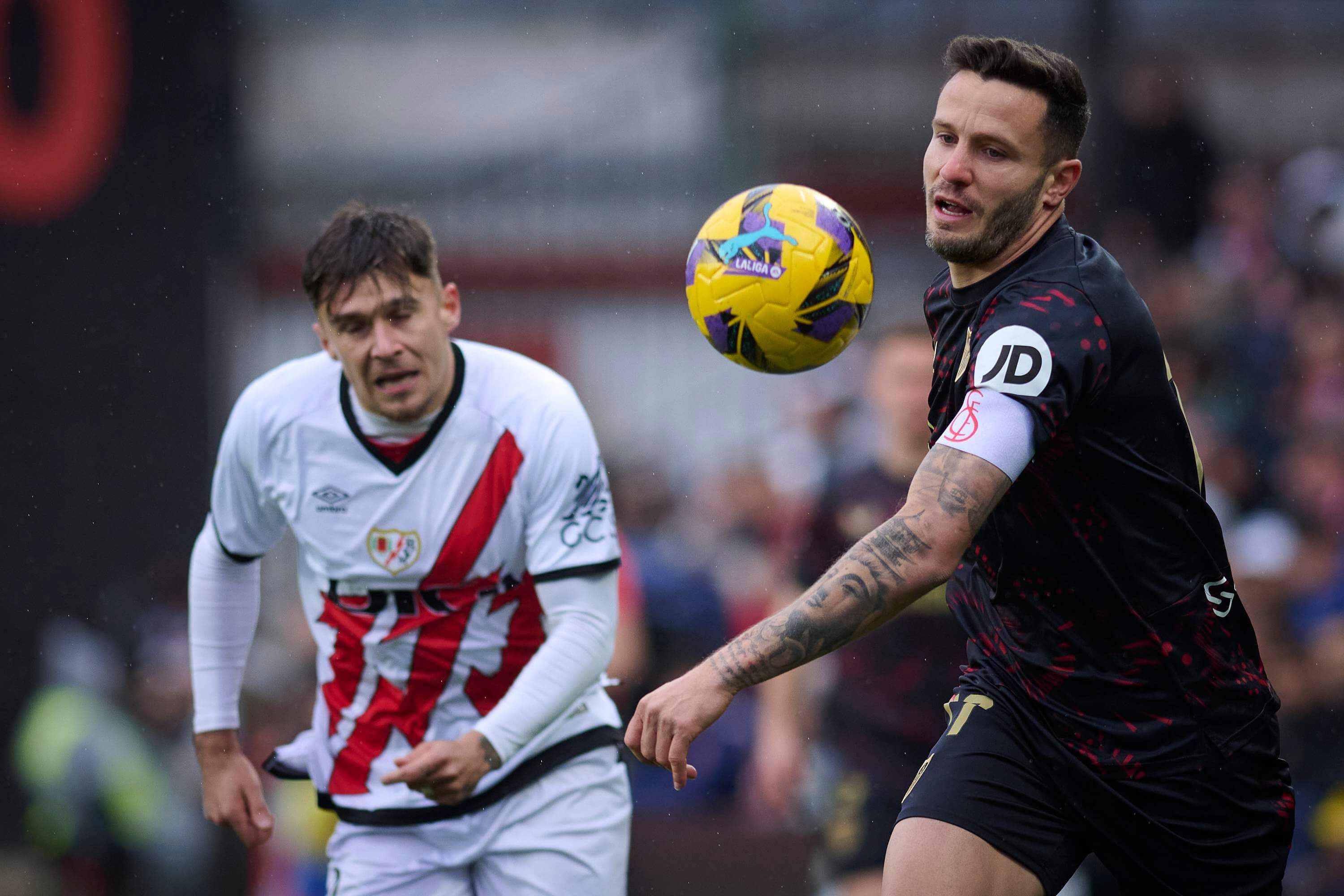 Saul Ñíguez, ante el Rayo Vallecano.
