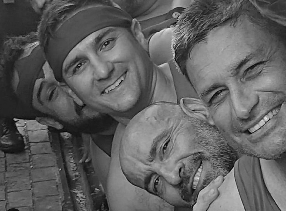  Monchi, como cargador de la Virgen de los Dolores.