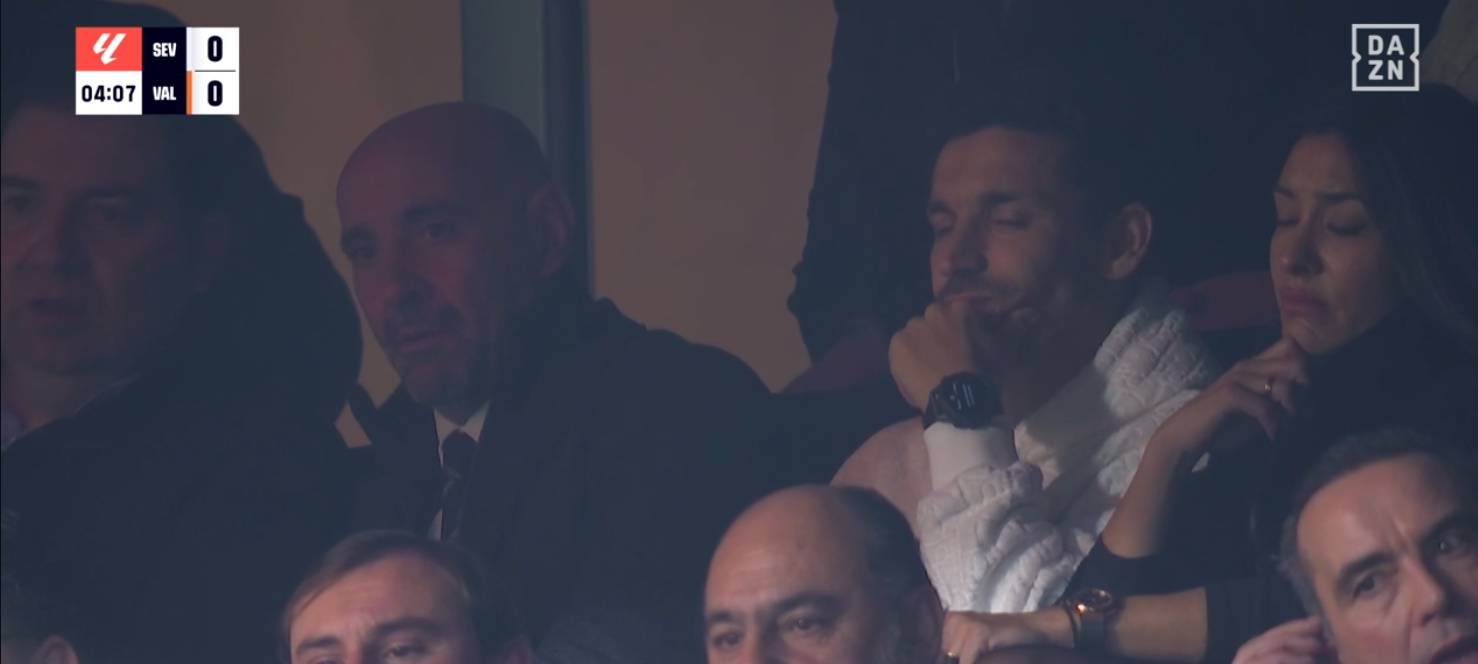  Monchi y Jesús Navas, juntos en el palco.