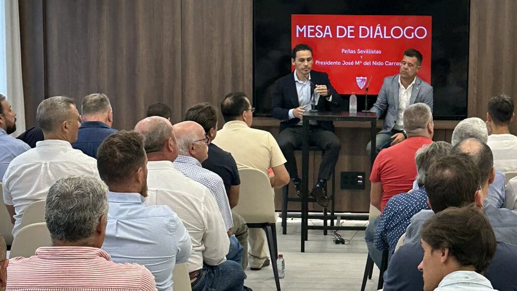 Imagen de la reunión entre la Federación de Peñas Sevillistas y José María del Nido Carrasco.