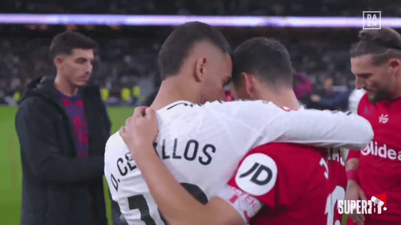 El abrazo de Ceballos con Jesús Navas (DAZN)