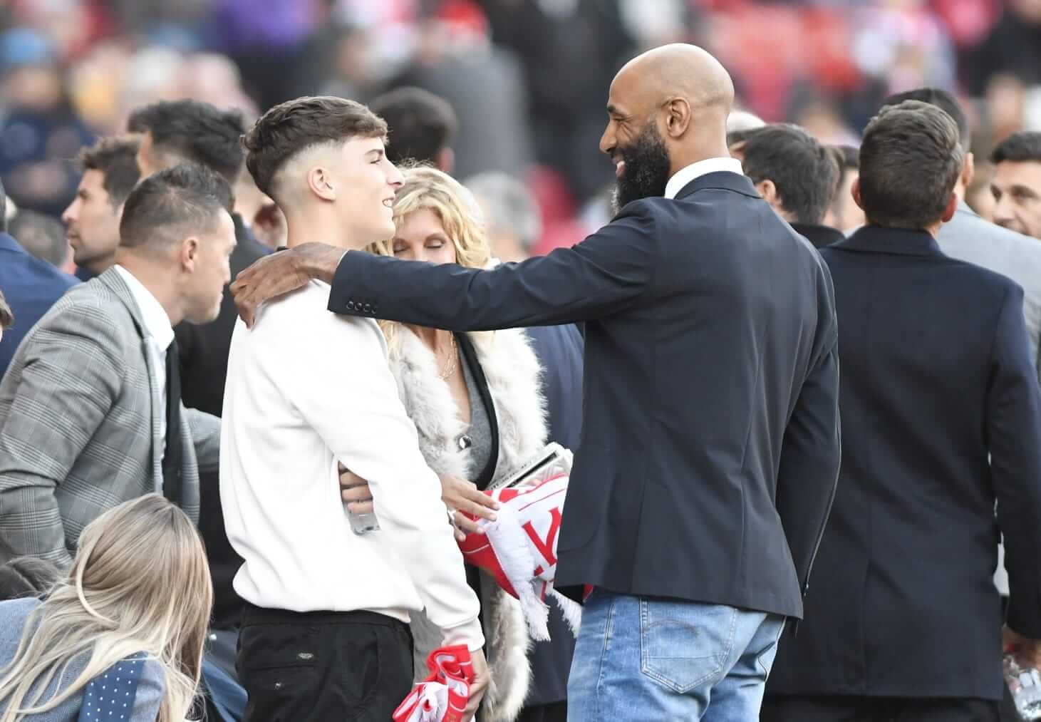 Aitor Puerta y Fréderic Kanouté en el homenaje a Jesús Navas
