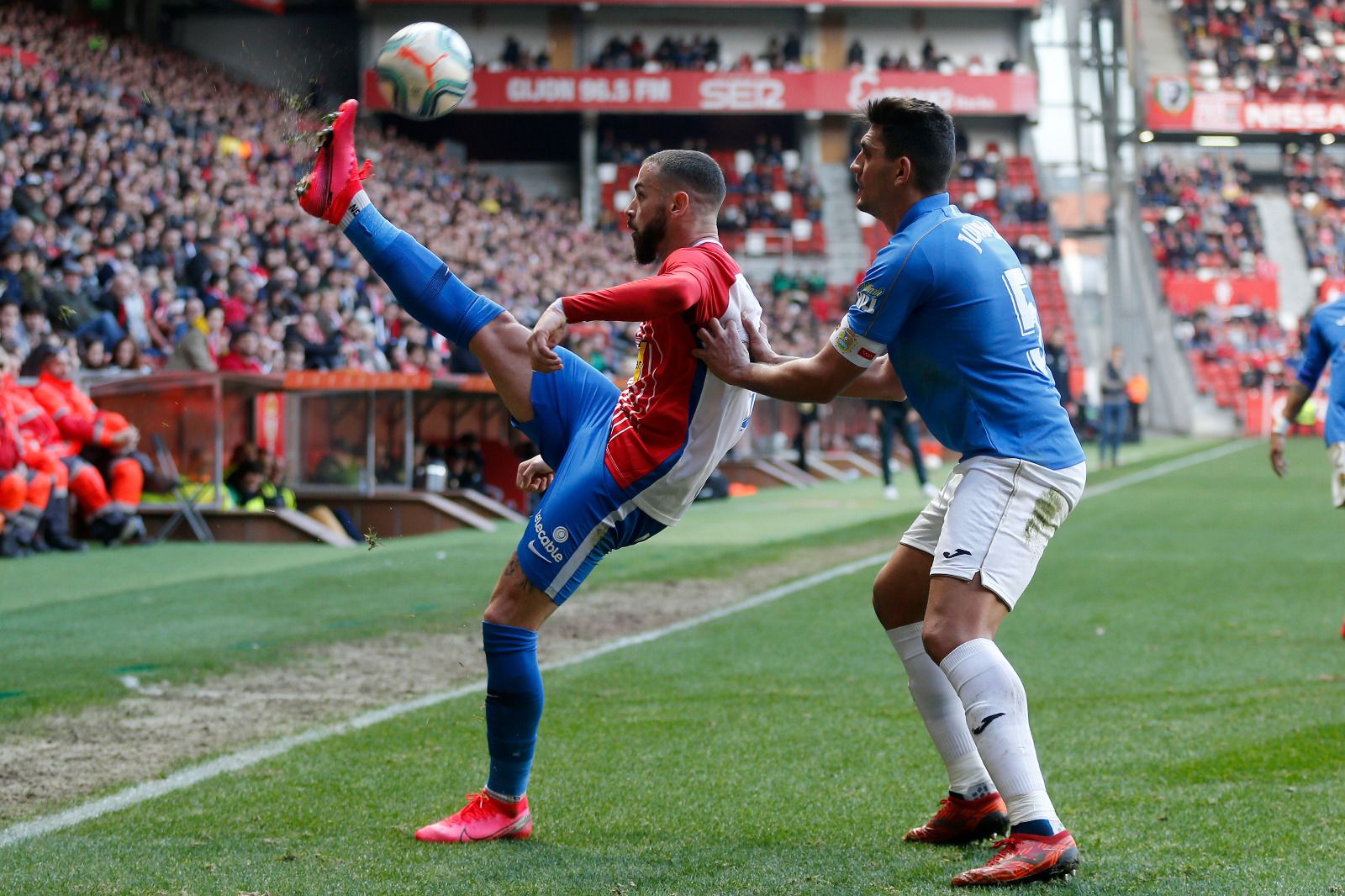  Álvaro Vázquez, durante el Sporting-Fuenlabrada.