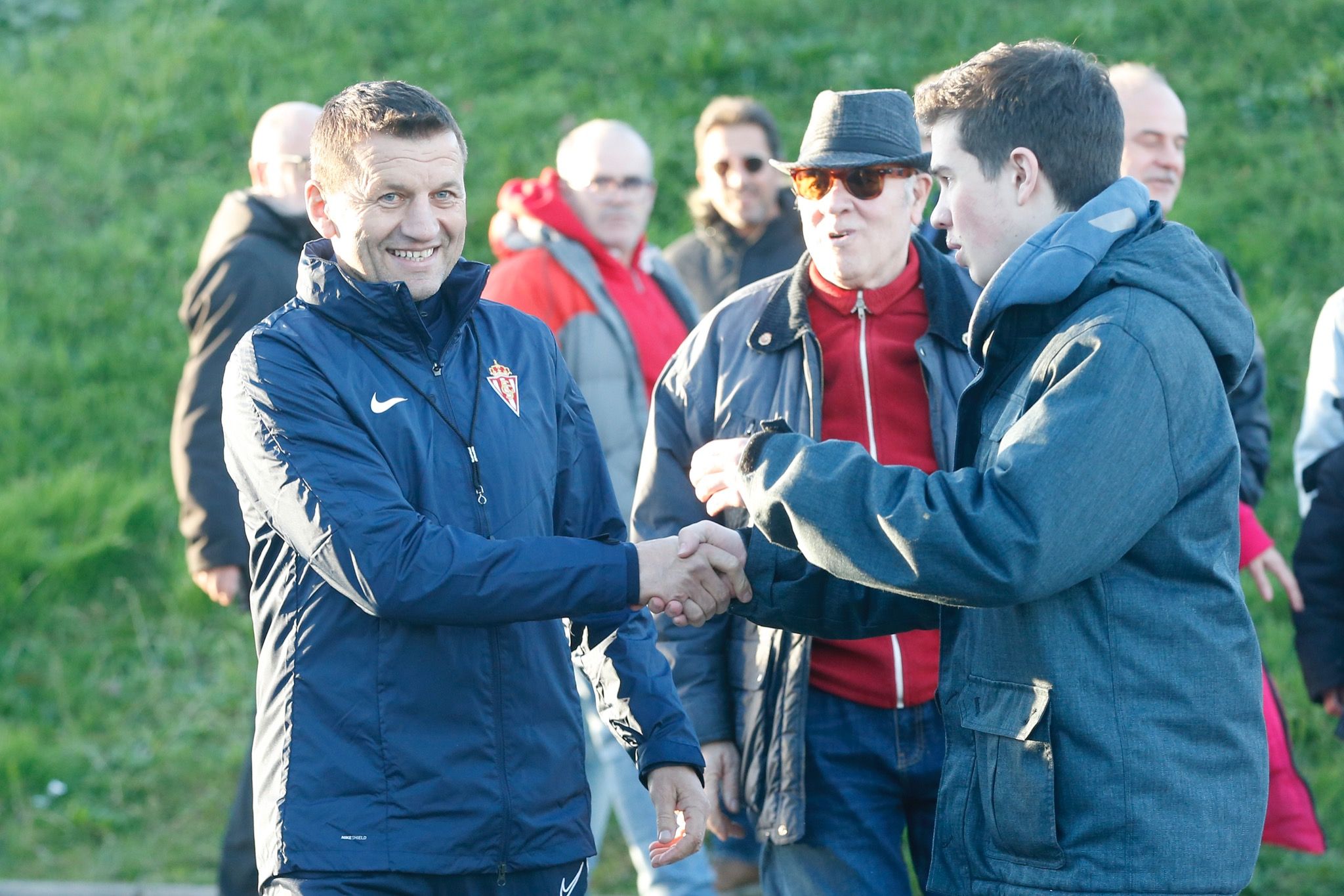  Djukic llega a su primer entrenamiento.