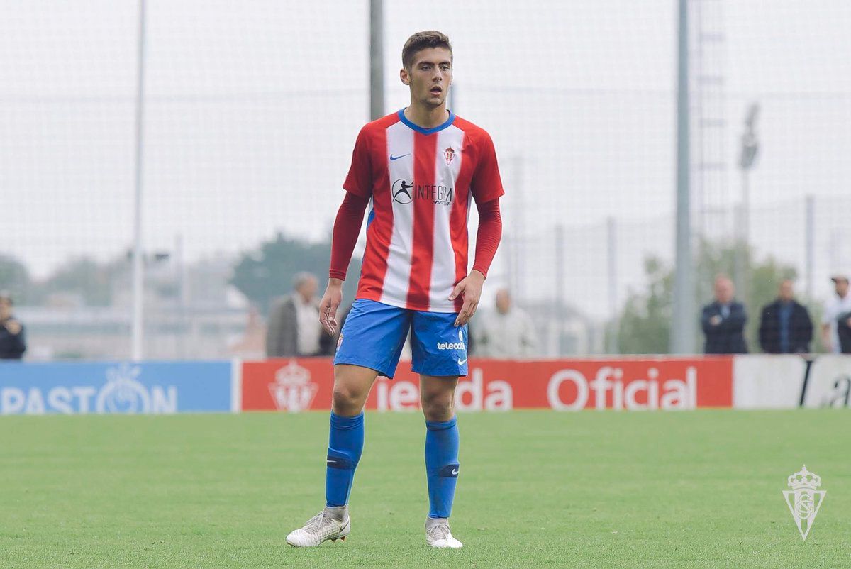  José Gragera canterano del Sporting de Gijón, durante un partido.