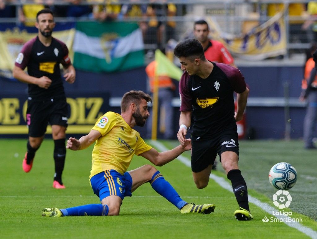  Manu García, durante el Cádiz-Sporting.