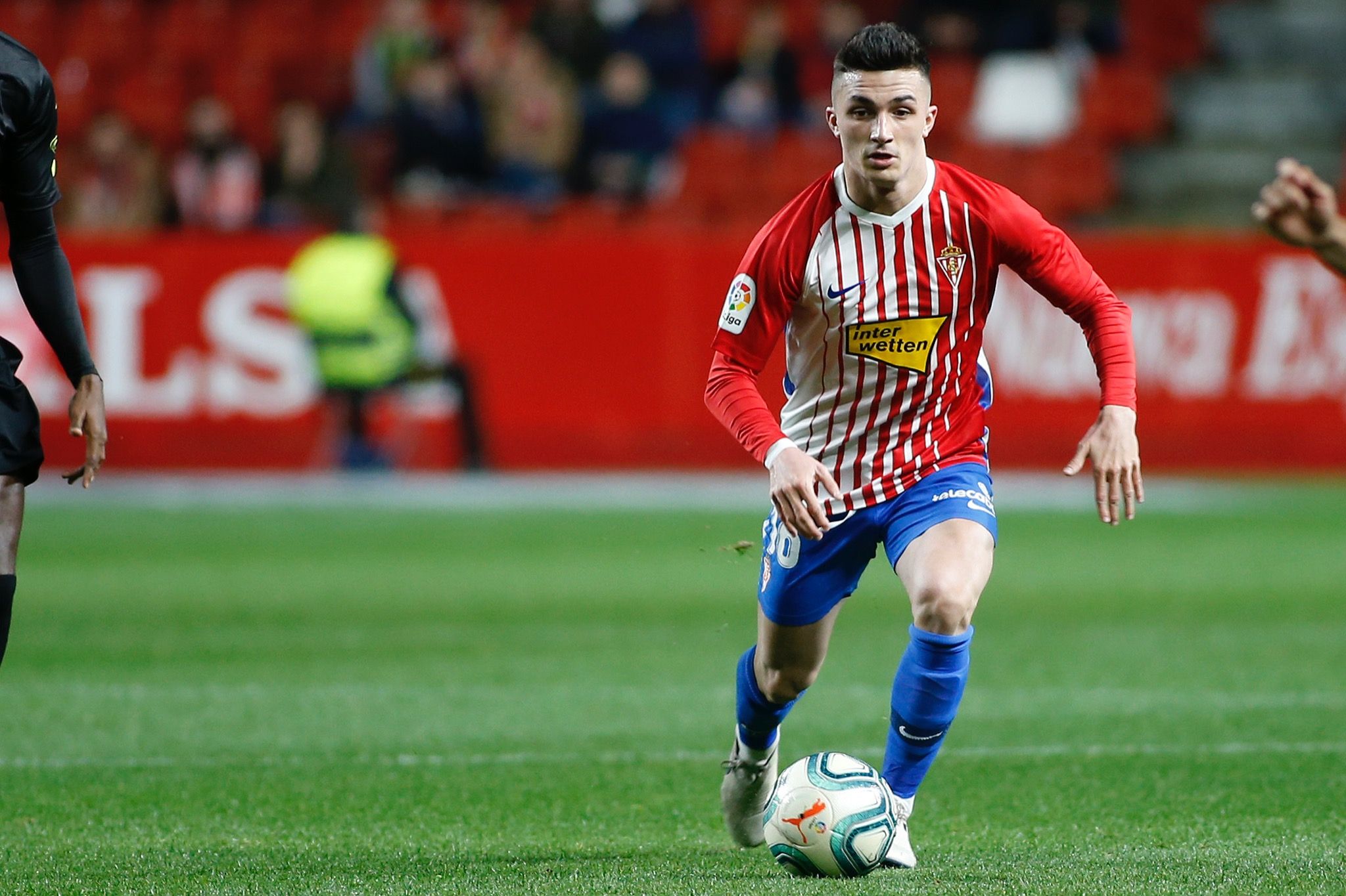  Manu García, durante el Sporting-Extremadura.