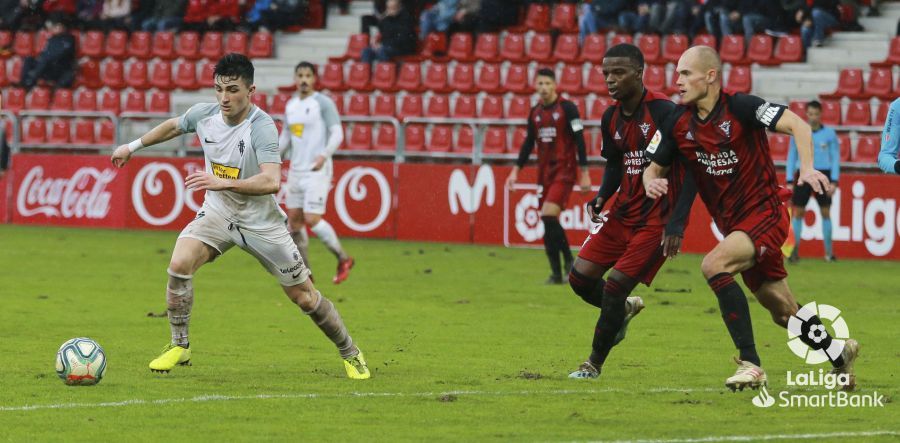 El Sporting, más cerca del descenso tras el empate ante el Mirandés.