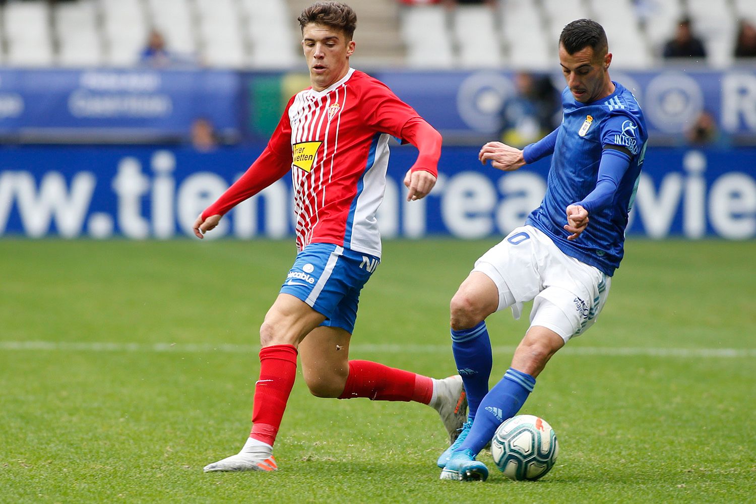 Nacho Méndez durante el partido contra el Real Oviedo.