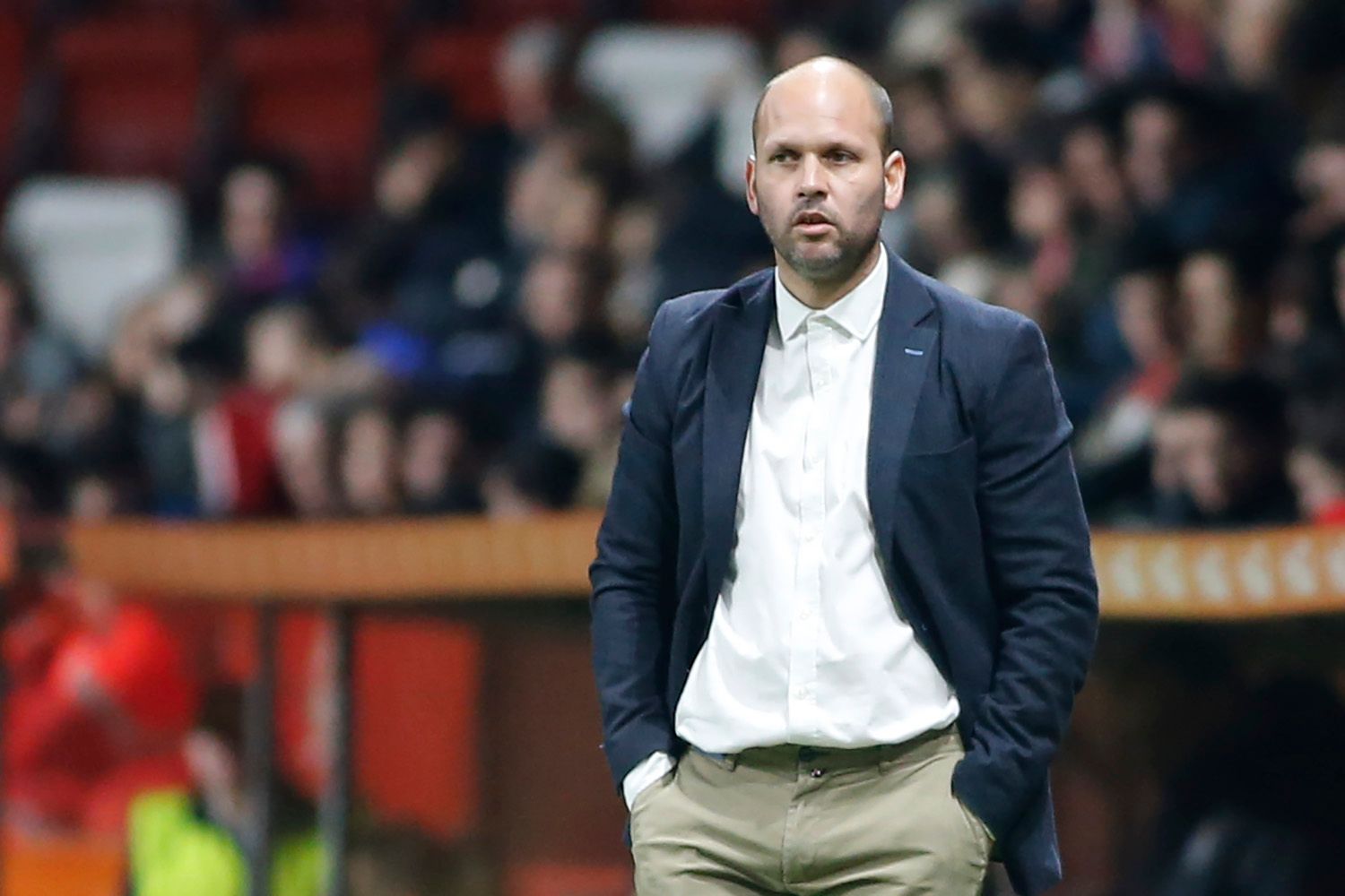  José Alberto dirige un partido del Sporting.