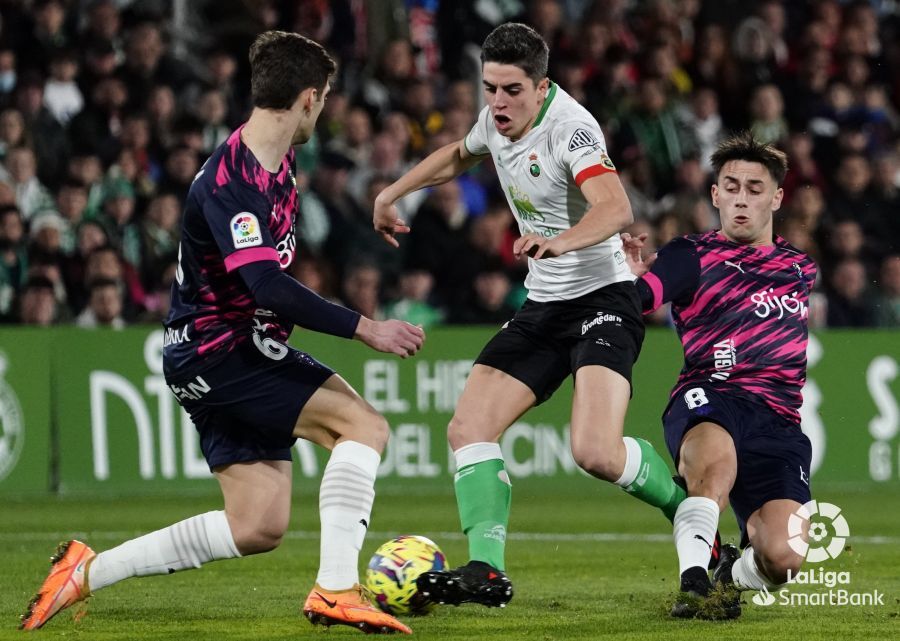  Pedro Díaz ante el Racing.