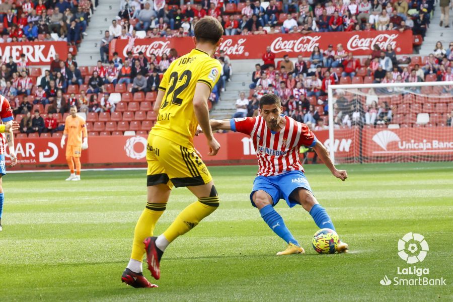  Centro de Cote en el Sporting-Mirandés.