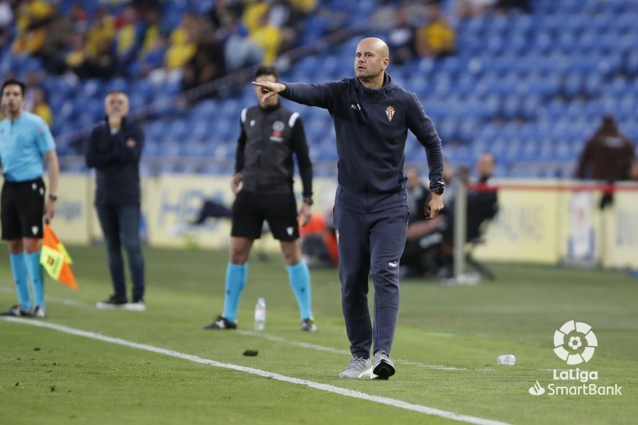 Miguel Ángel Ramírez, en Gran Canaria con el Sporting