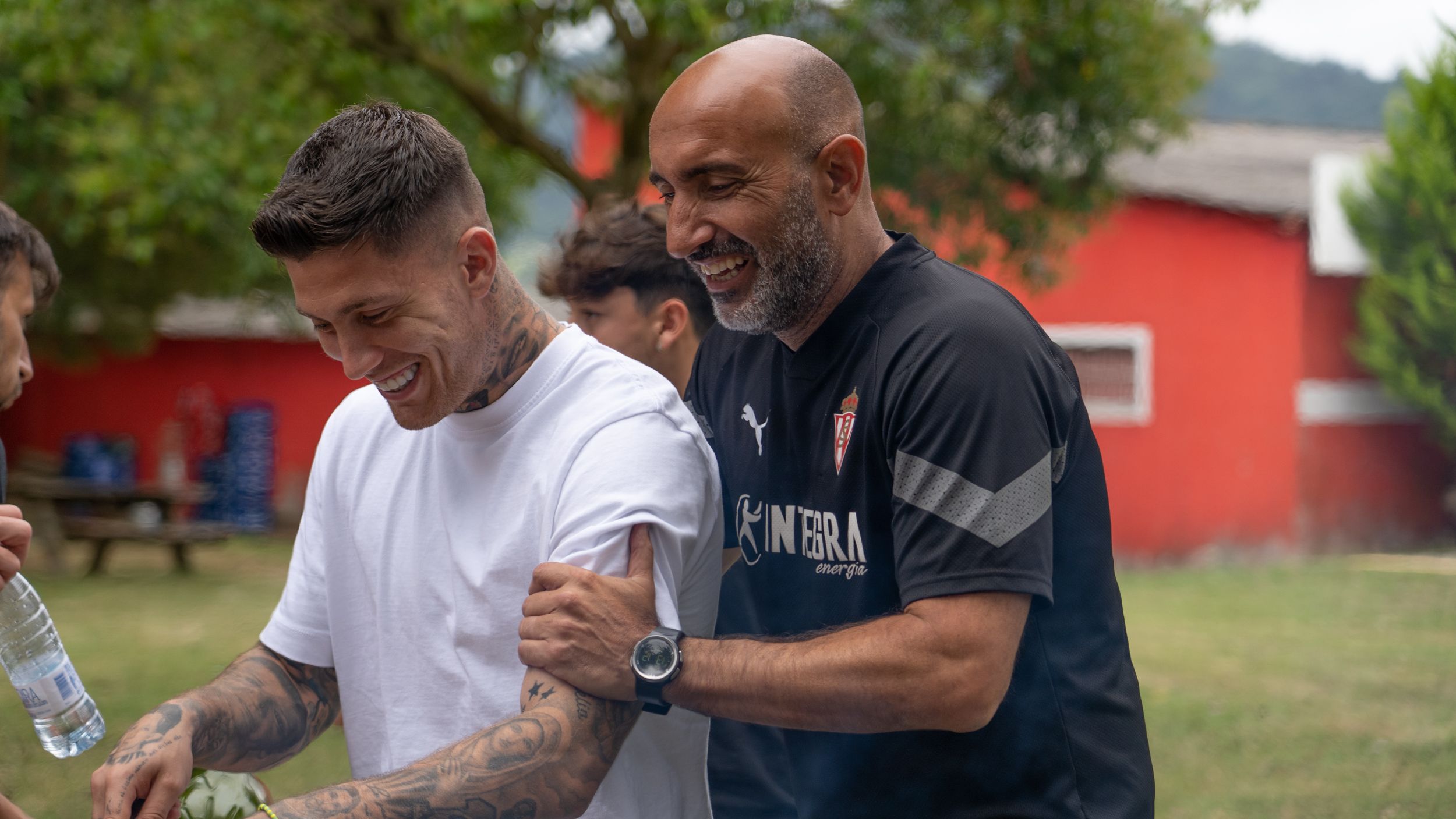  Abelardo, técnico del Sporting.