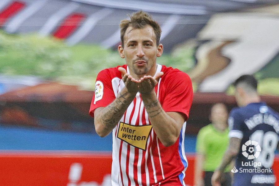  Aitor celebra su gol en el Sporting-Lugo.