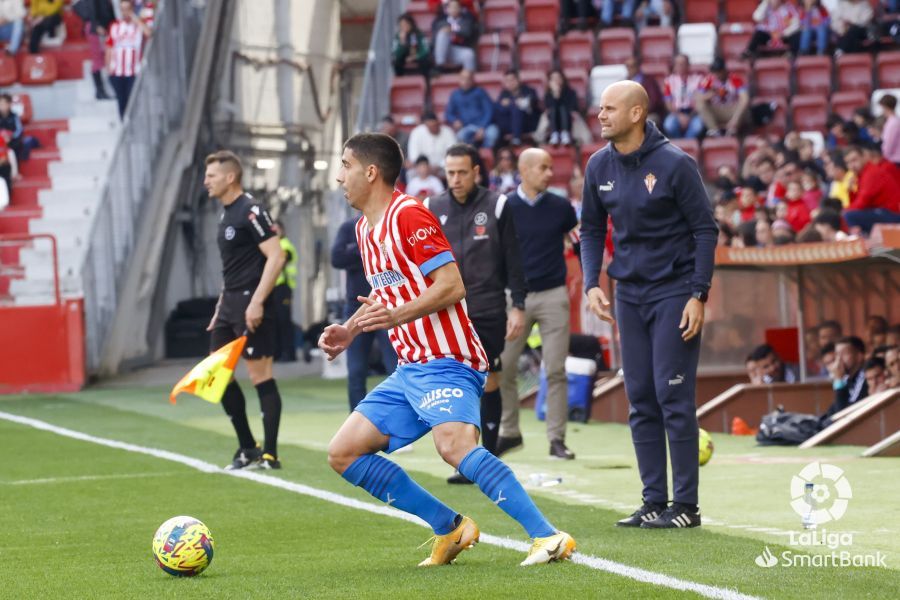 Miguel Ángel Ramírez, la apuesta de Orlegi tras Abelardo, en El Molinón.