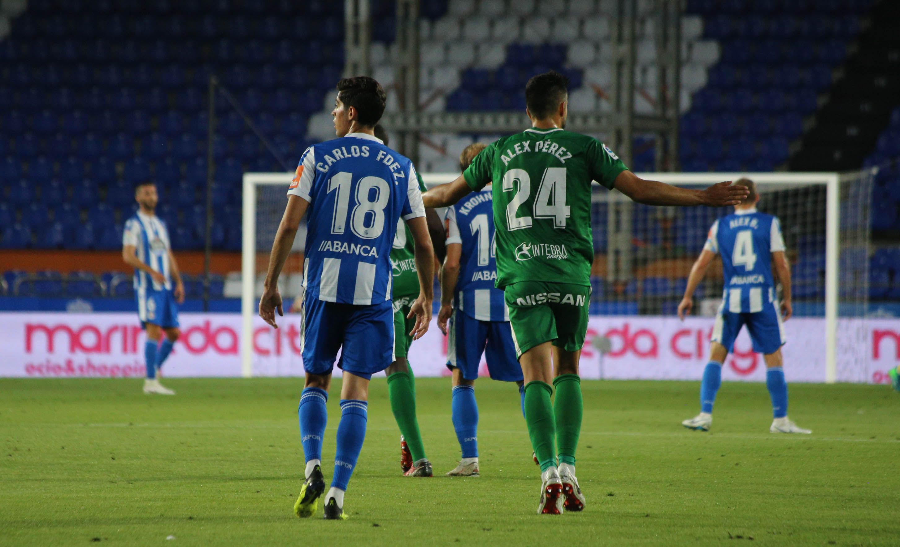  Carlos Fernández y Álex Pérez, durante el Dépor-Sporting de la pasada temporada.