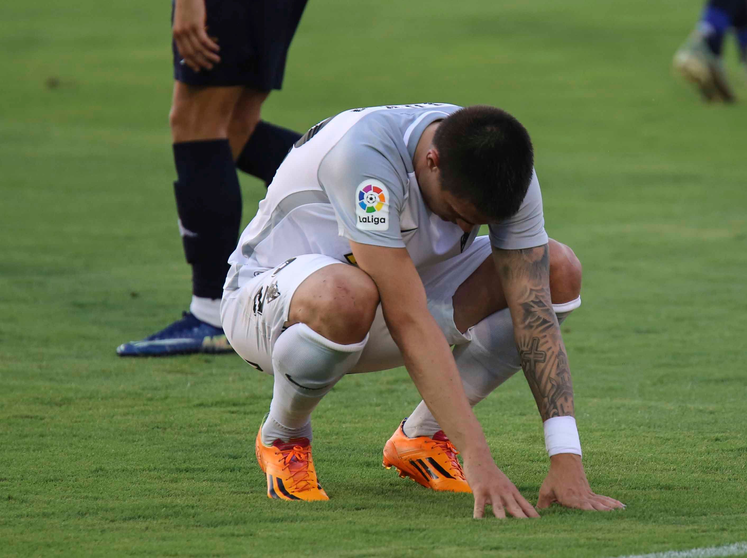  Djuka se lamenta durante el Sporting-Extremadura.