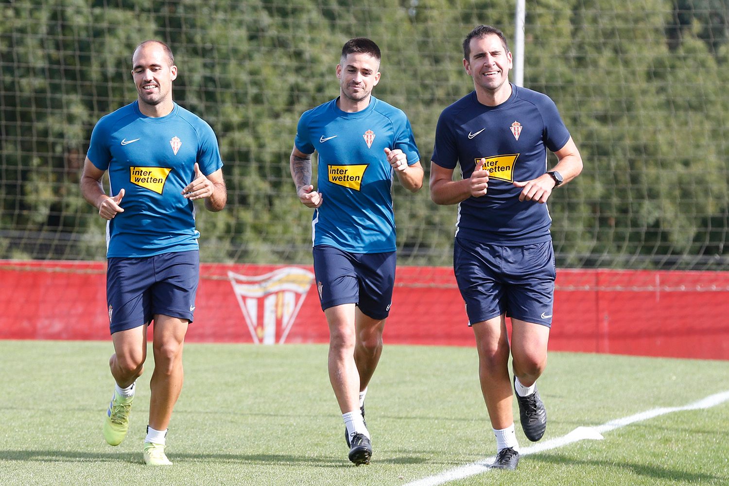  Unai Medina y Damián Pérez, en un entrenamiento.