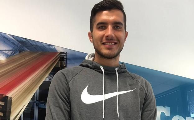  Santiago Bellini, tras fichar por el Sporting.