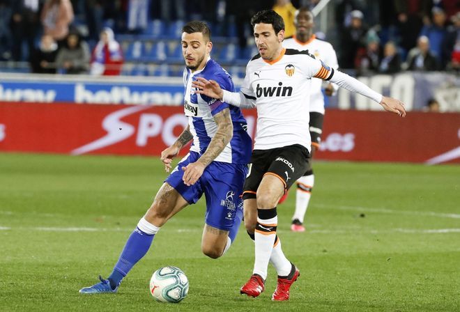 Dani Parejo ante el Alavés