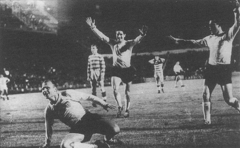  Guillot marca ante el Celtic.