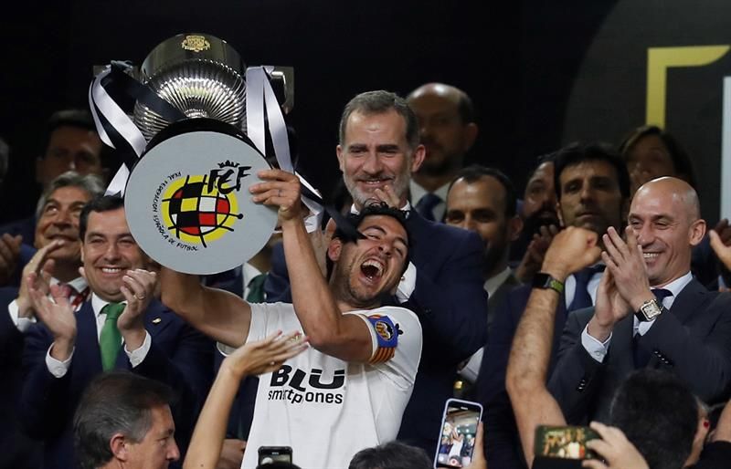  El Valencia lucirá un distintivo que lo acredita como campeón de Copa del Rey.
