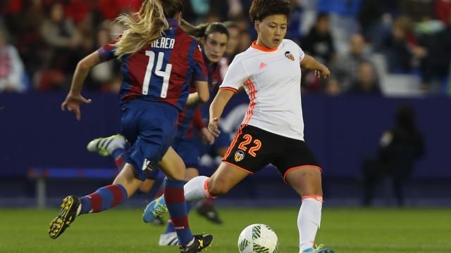 El partido de la primera vuelta se celebró e el Ciutat de València ante 8.000 espectadores.