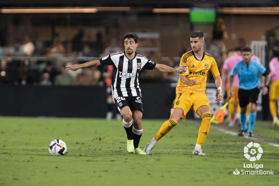  Dani Ojeda, próximo fichaje del Real Sporting, en un partido con la Ponferradina.