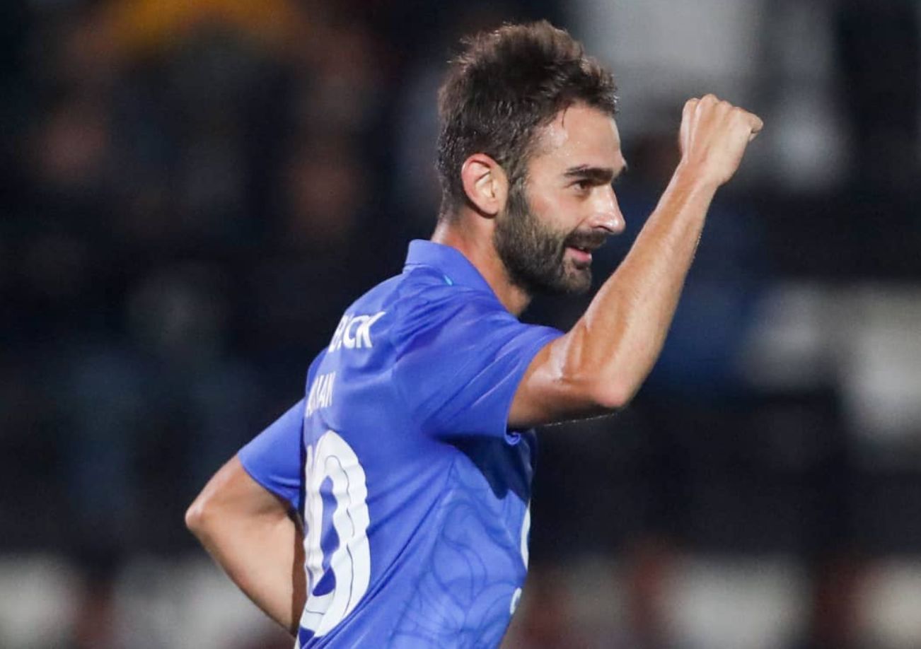  Adrián López continúa perteneciendo al Porto.