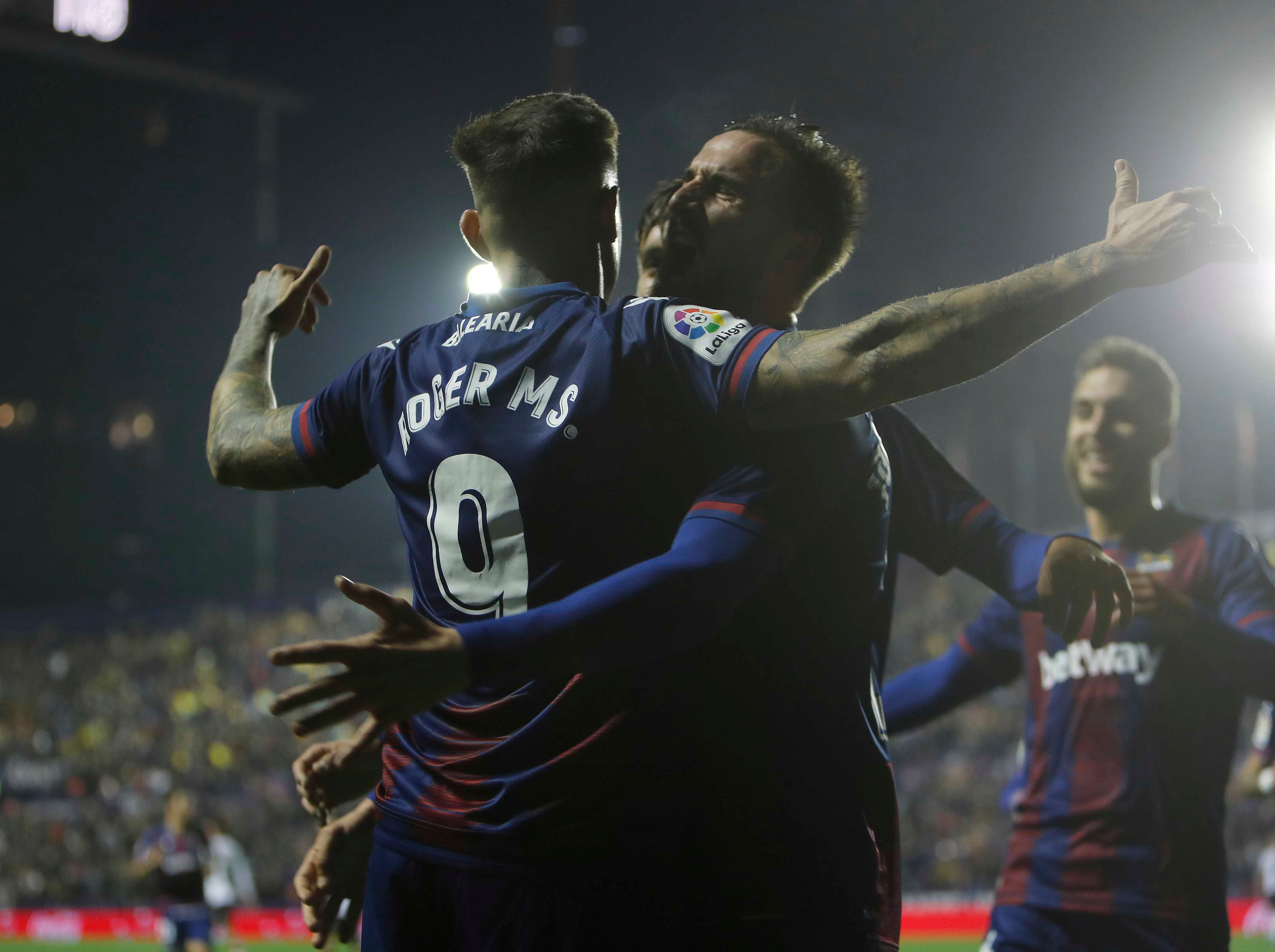  Alegría de Roger en el derbi Levante - Valencia.