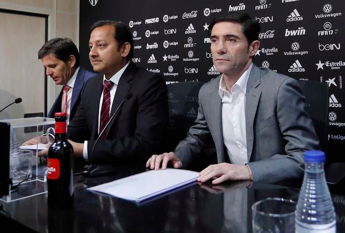  Anil Murthy, Mateo Alemany y Marcelino García Toral el día de la presentación del técnico.
