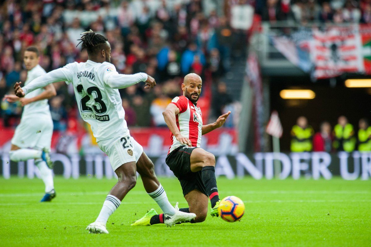  Batshuayi se sentó al descanso.