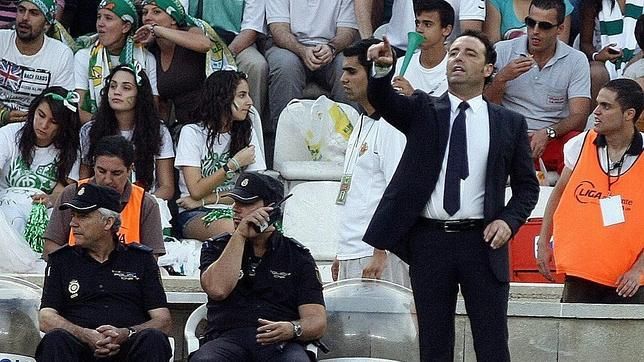 Bordalás durante su etapa en el Elche.