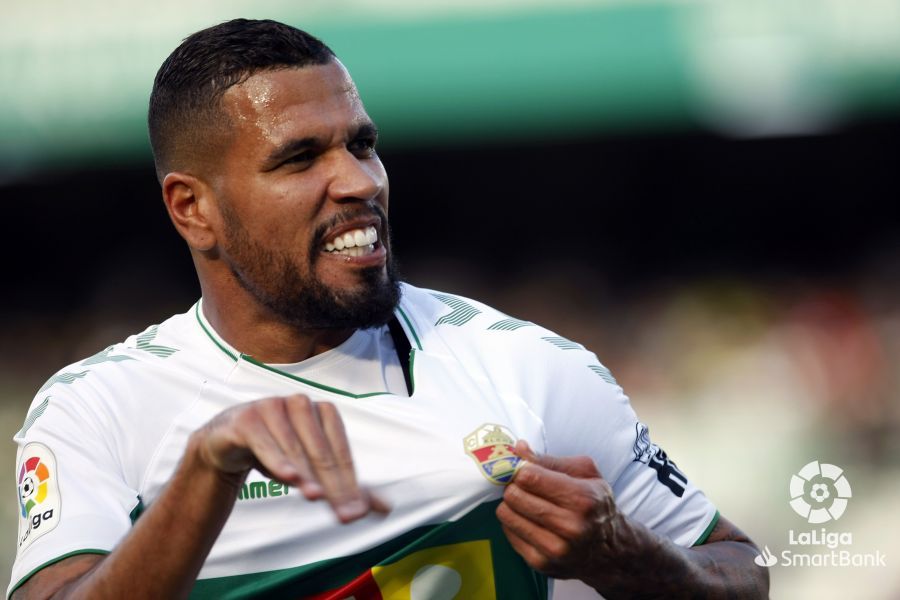  Jonathas celebra su gol ante el Numancia.