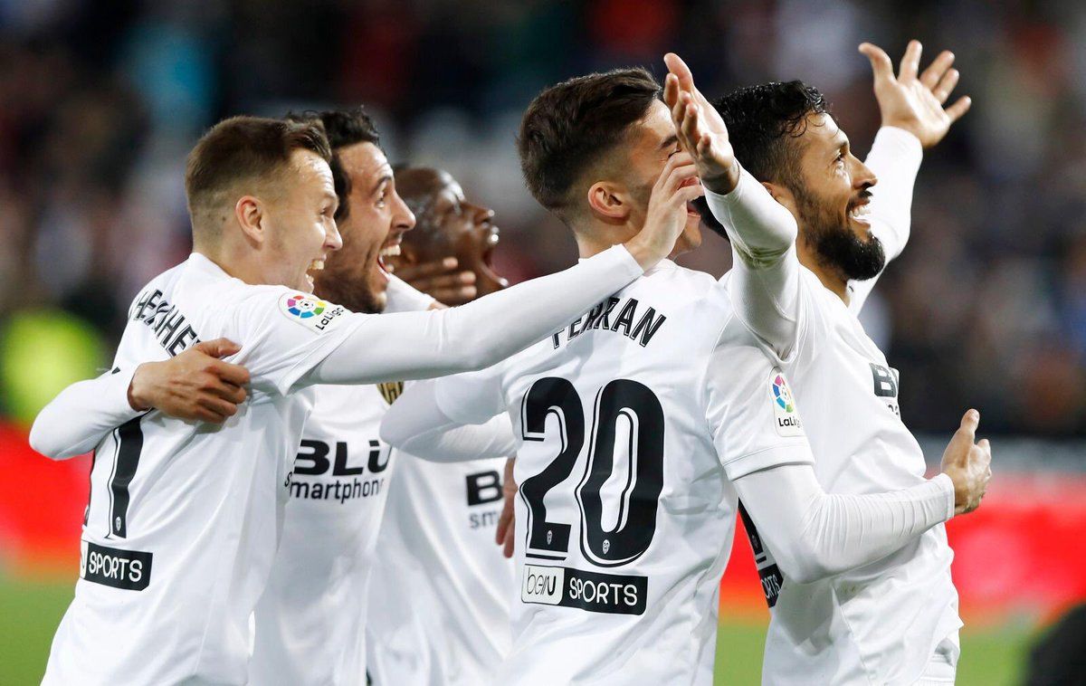 La plantilla del Valencia celebra un gol.