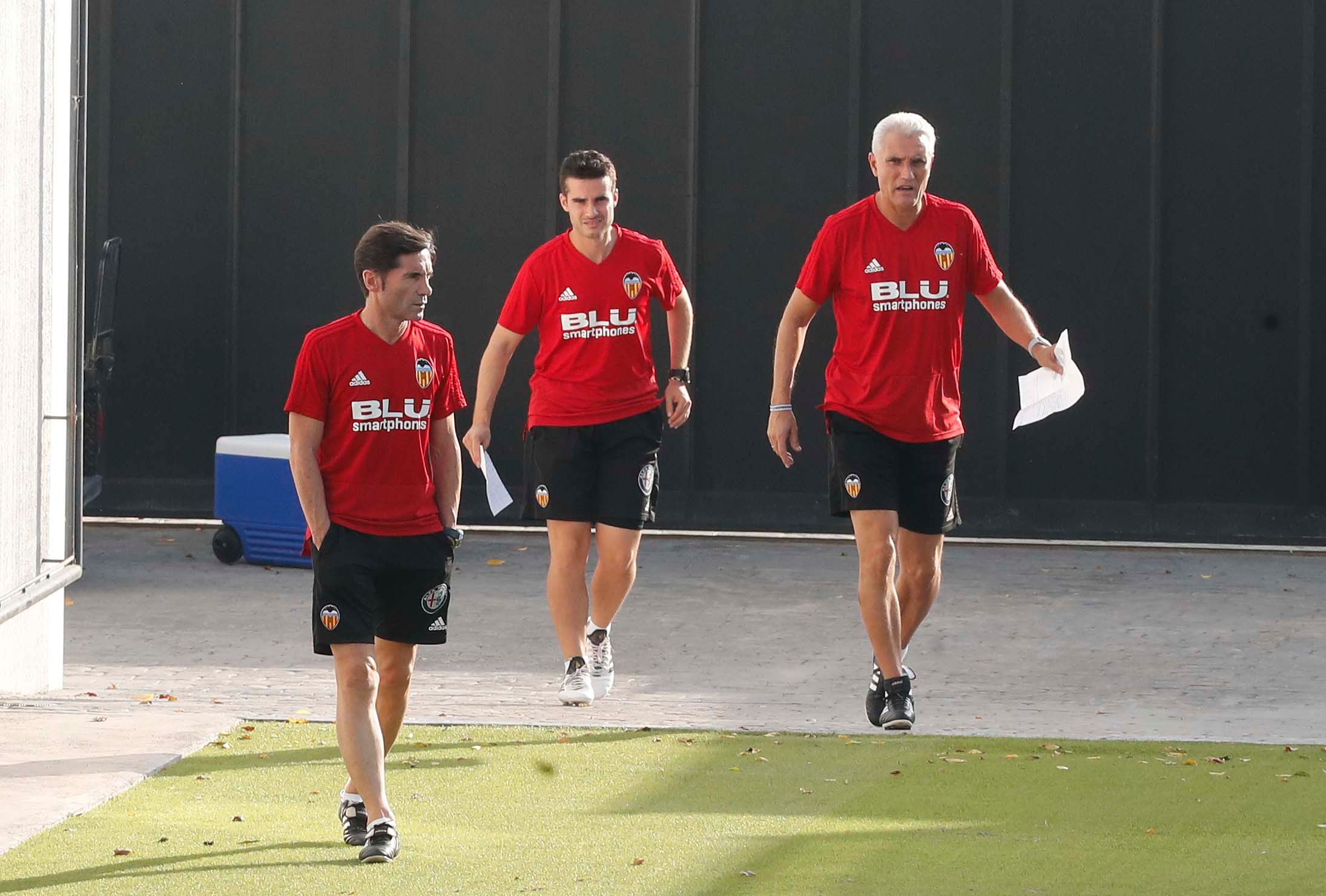  Marcelino medita su once en Paterna.