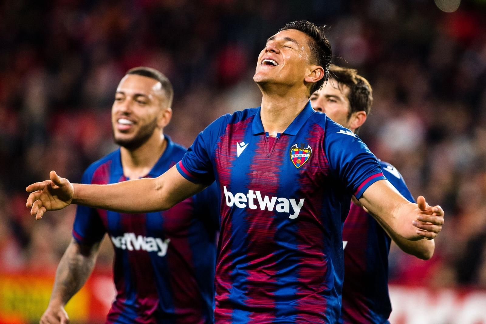 Óscar Duarte celebra su primer gol como granota.