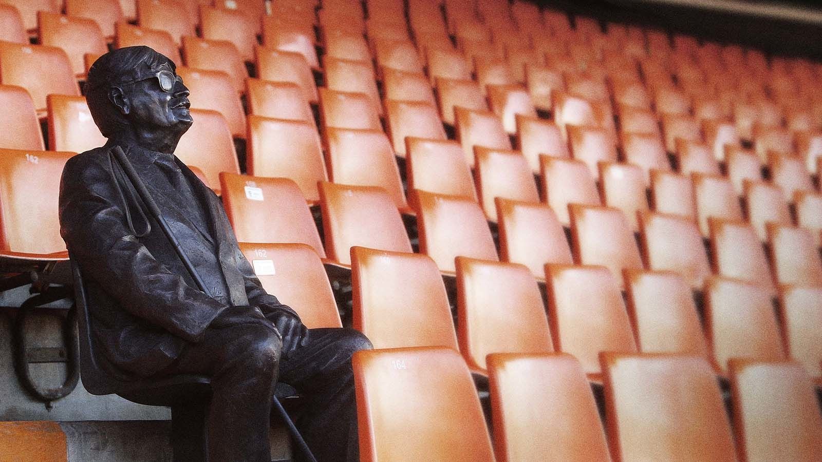 Estatua del Centenario en Mestalla.