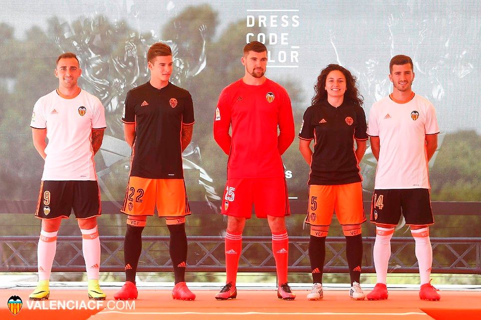 El sueño: "manchar" la camiseta con un main sponsor que aporte ingresos.