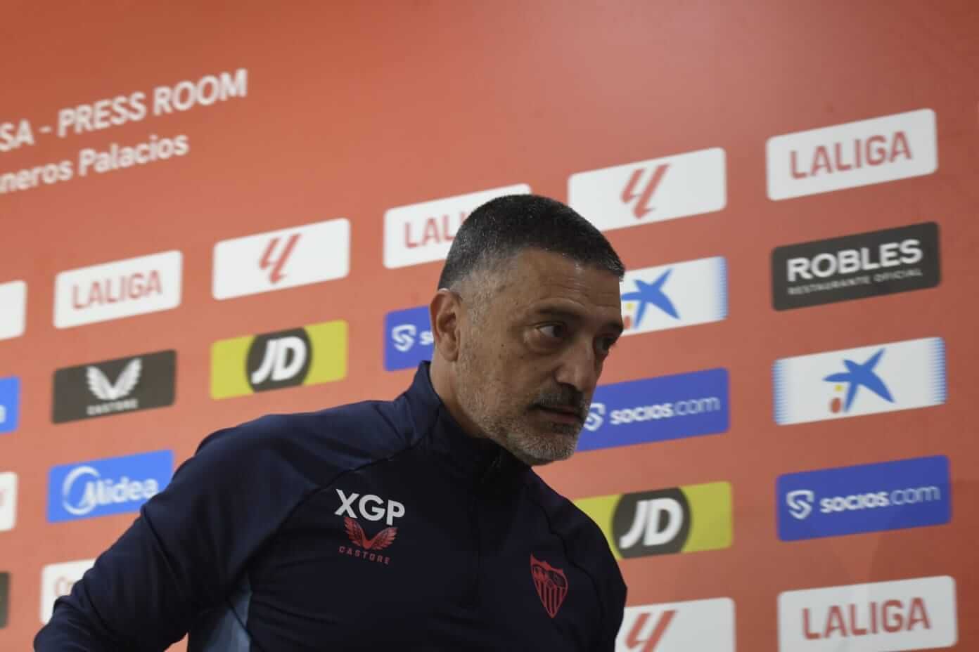 García Pimienta, en la rueda de prensa previa al partido ante el Valencia.